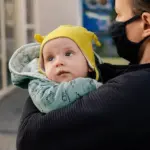 Er det nødvendigt at have et børnegitter på alle døre og åbninger?